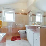 Toni * Podstrana