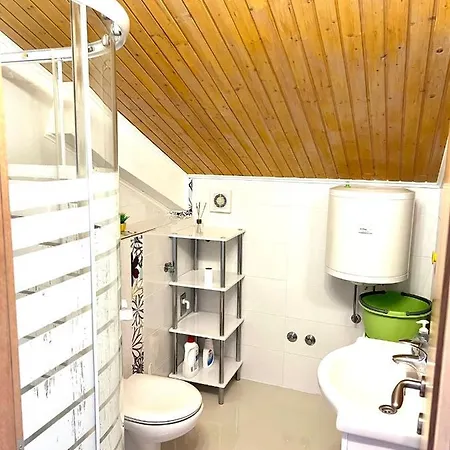 Toni Apartament Podstrana