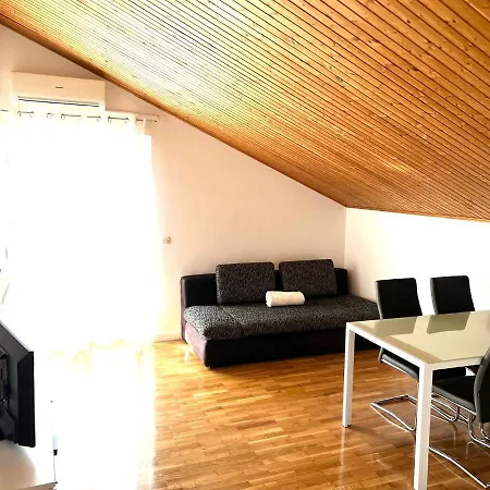 Toni Apartment *